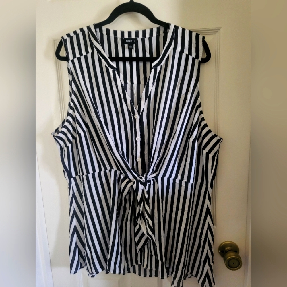 Torrid sheer tank